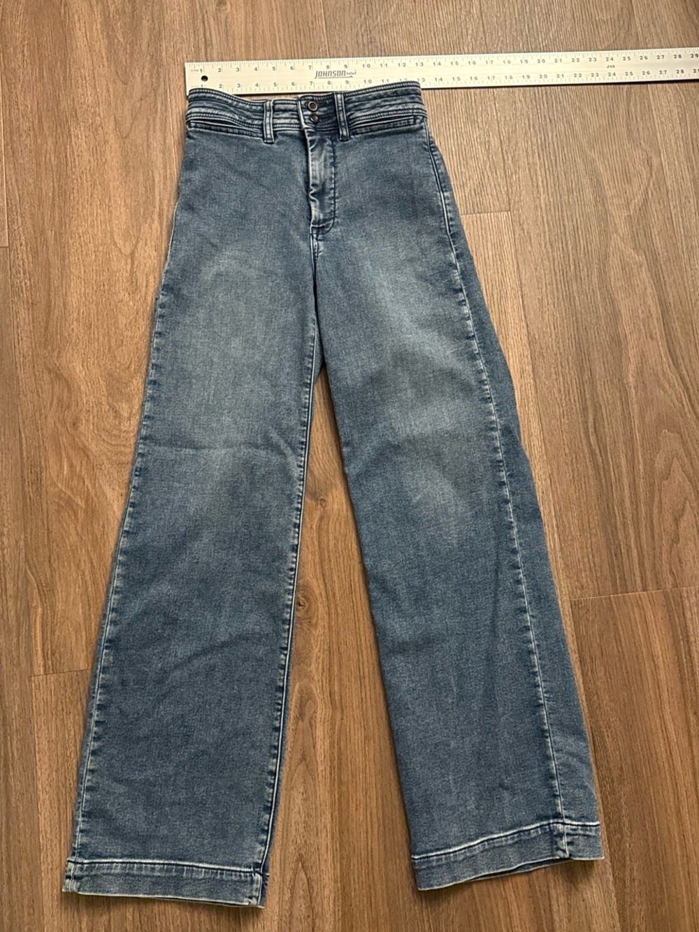 Faherty Classic High-Rise Wide Leg medium wash Jeans - Blue size 26 $198 MSRP